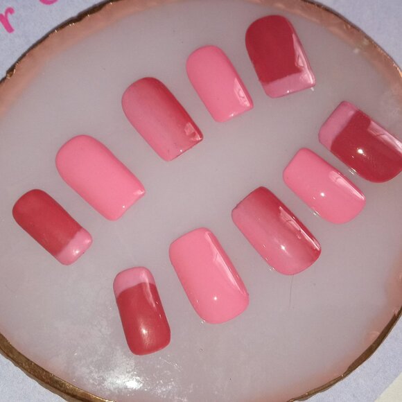 24pc Verticle Ombre 💗 Mixed Press-on Nail Set (Made to Order) - Picture 10 of 15